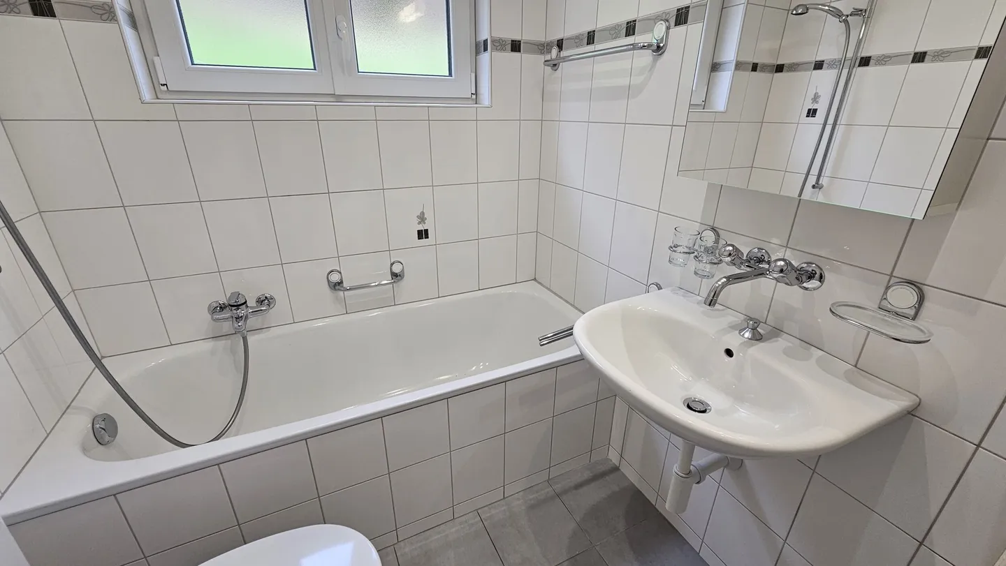 Spacious Investment Apartments - Photo 7 of 13