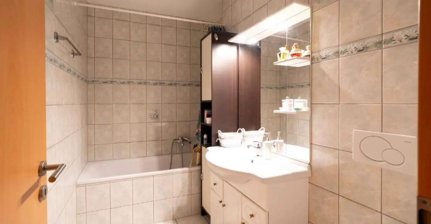 Sion-Champsec - 5.5-room apartment in a sought-after neighborhood - Photo 10 of 12