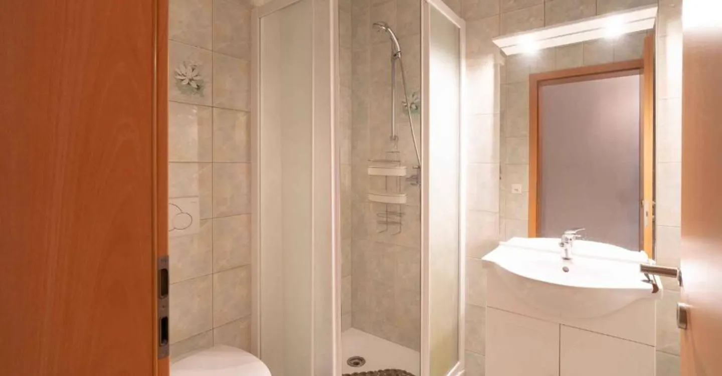 Sion-Champsec - 5.5-room apartment in a sought-after neighborhood - Photo 11 of 12