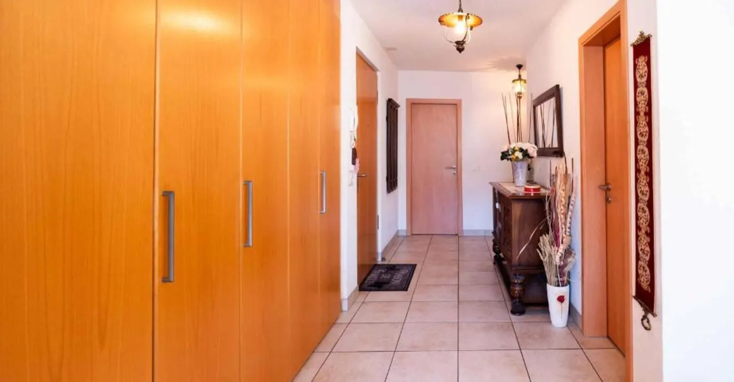 Sion-Champsec - 5.5-room apartment in a sought-after neighborhood - Photo 4 of 12