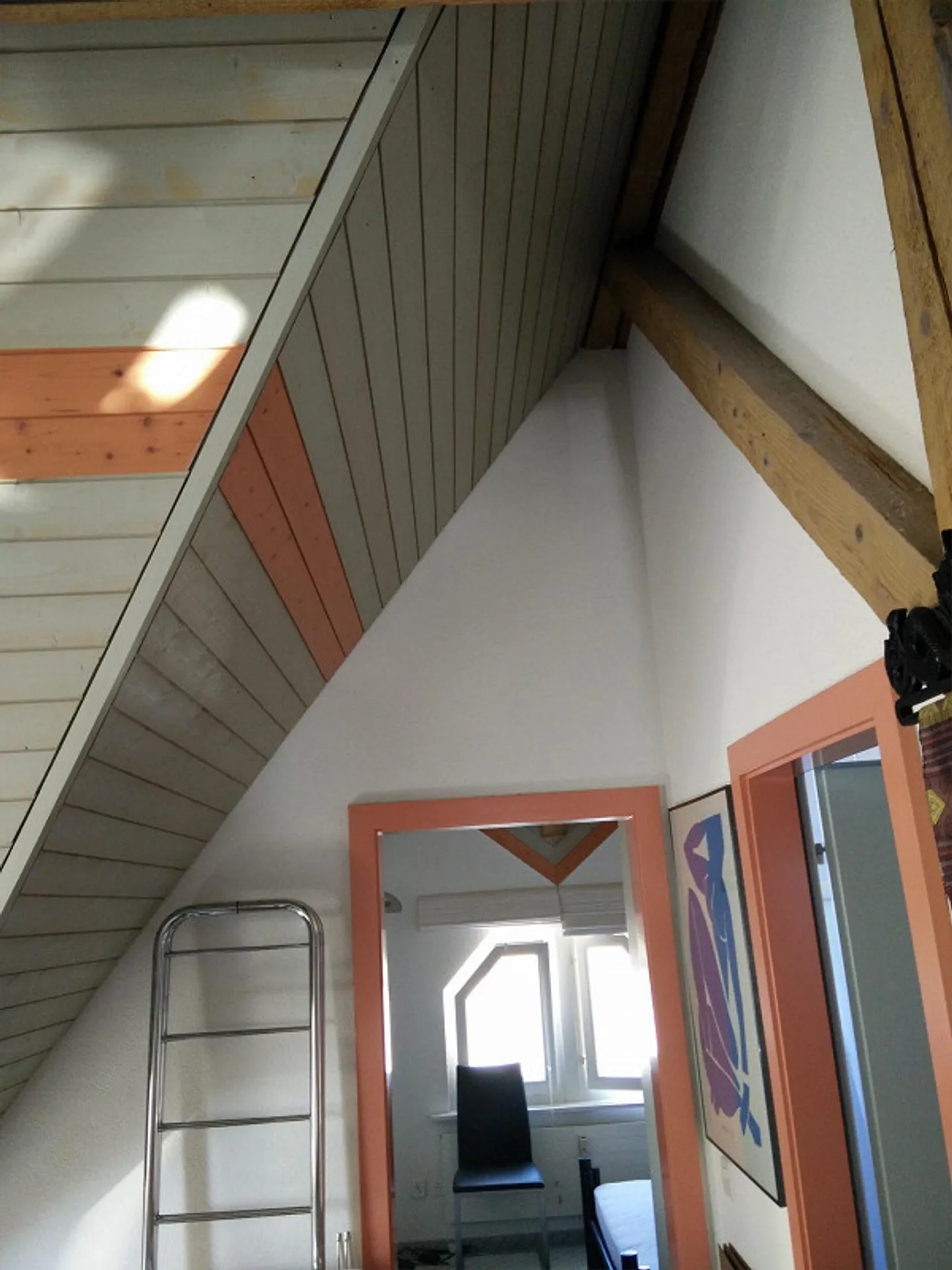 Charming attic apartment with visible wooden beams for rent (2.5 rooms) - Photo 2 of 12