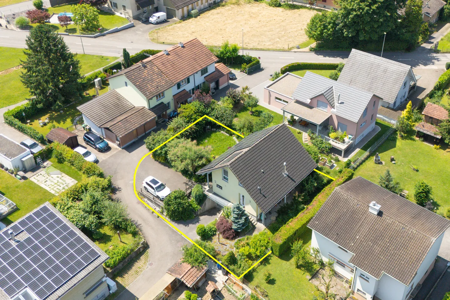 Helles Holzhaus im Loftstil - Foto 1 von 13