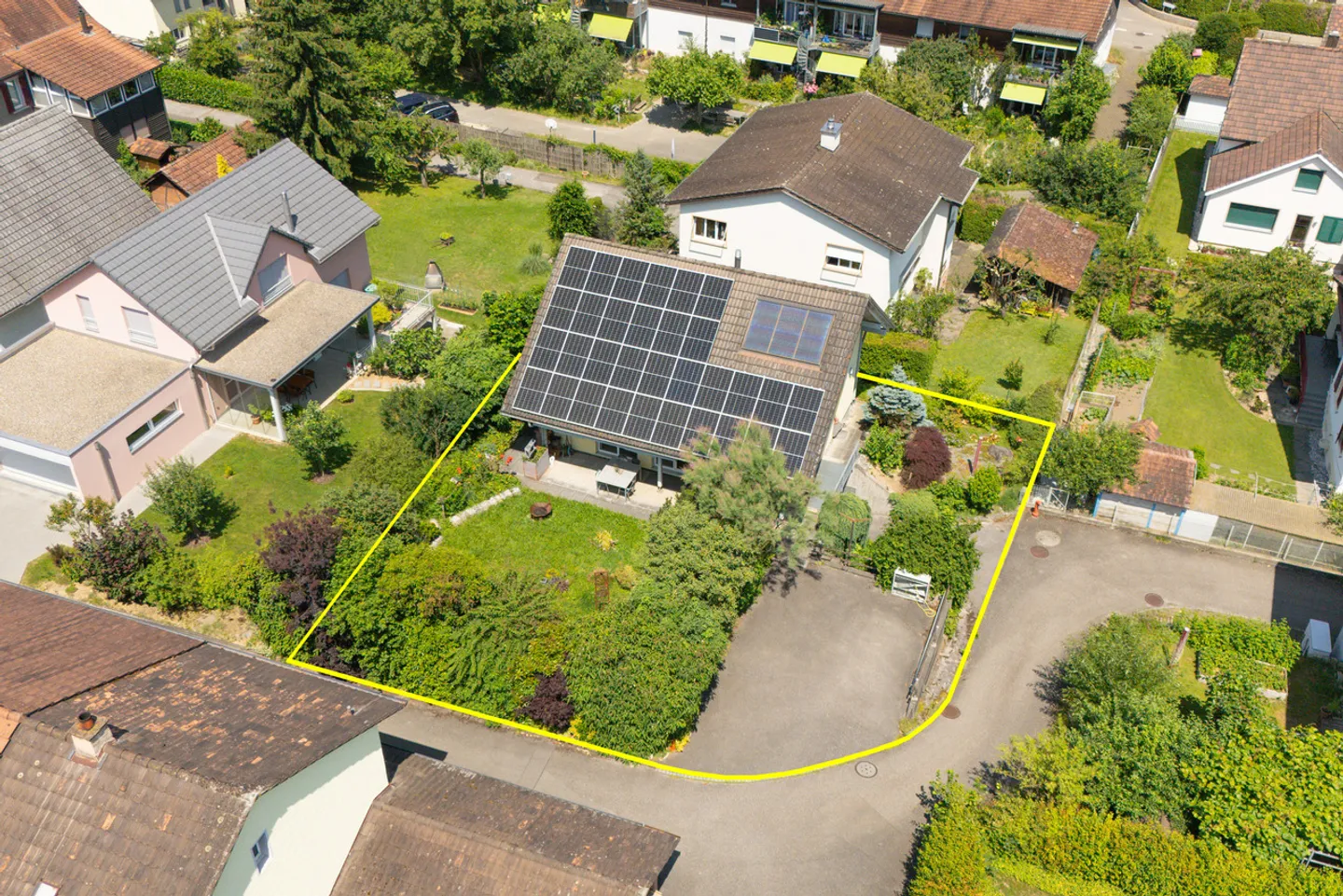 Helles Holzhaus im Loftstil - Foto 2 von 13