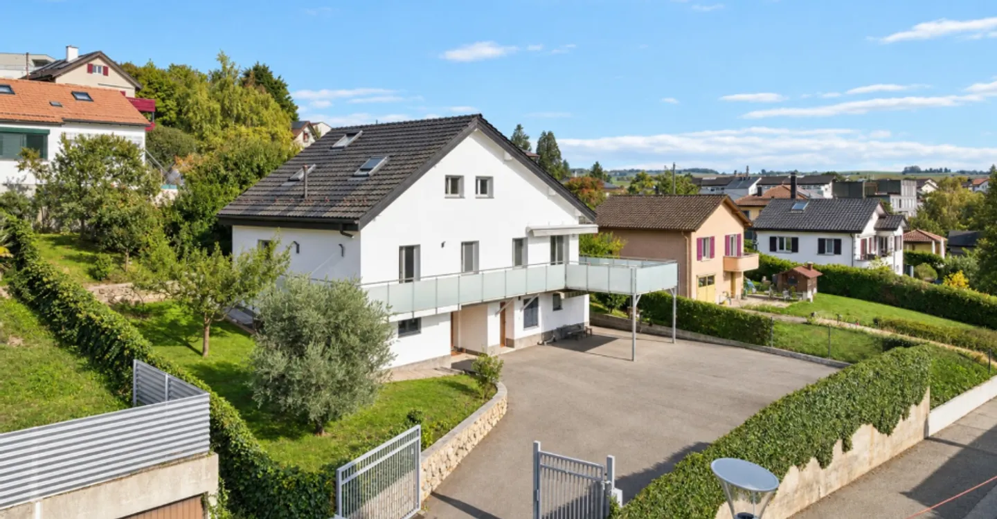 Villa familiale aux multiples possibilités - Photo 1 sur 12