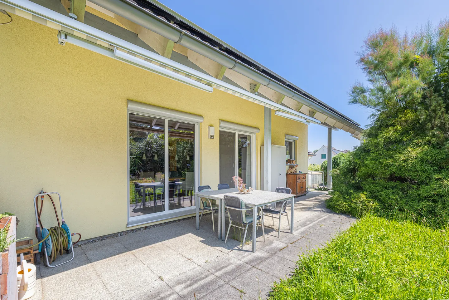 Helles Holzhaus im Loftstil - Foto 12 von 13