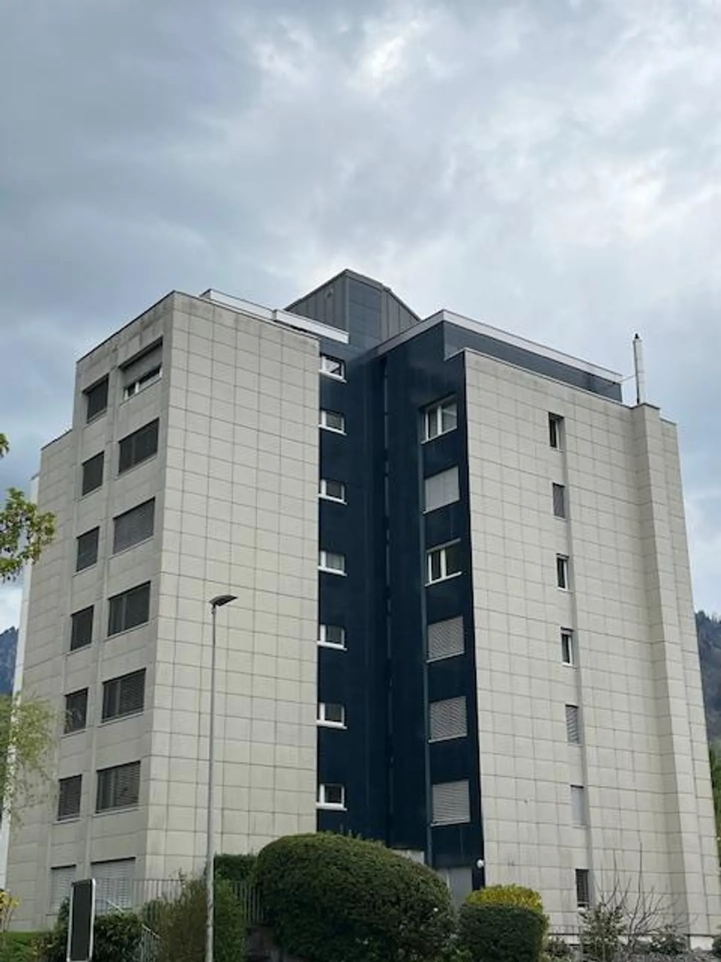 Appartement 5.5 pièces récemment rénové à Horw - Photo 1 sur 15