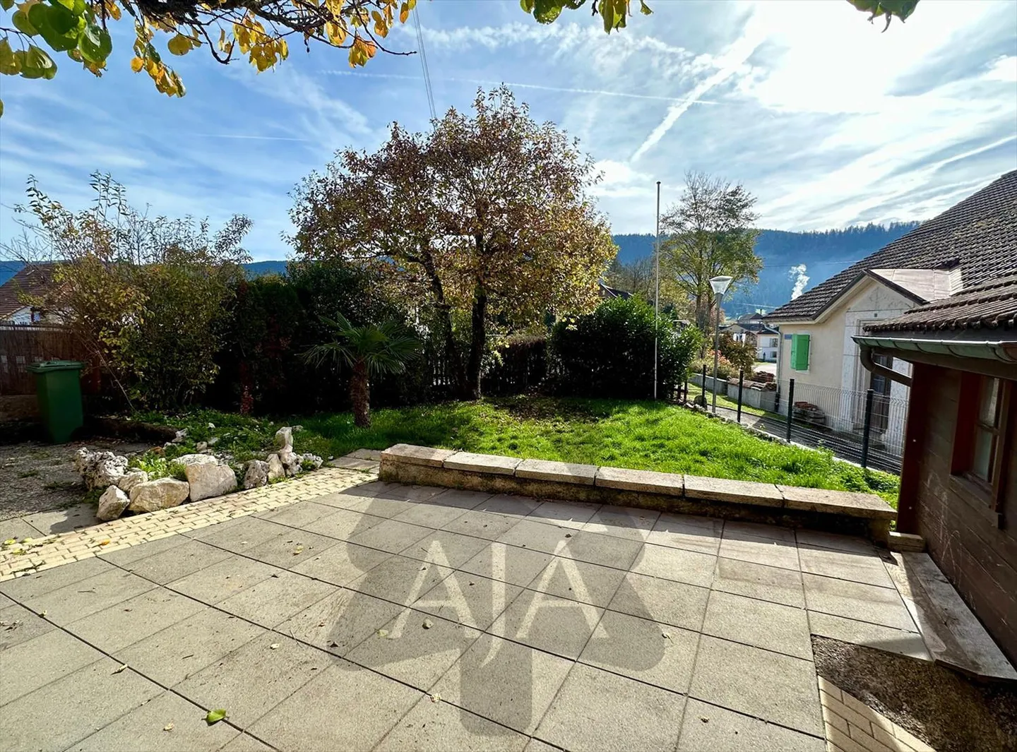 Couvet, bella casa unifamiliare con 4 appartamenti e giardini e terrazze nel centro-nord del villaggio - Foto 2 di 37