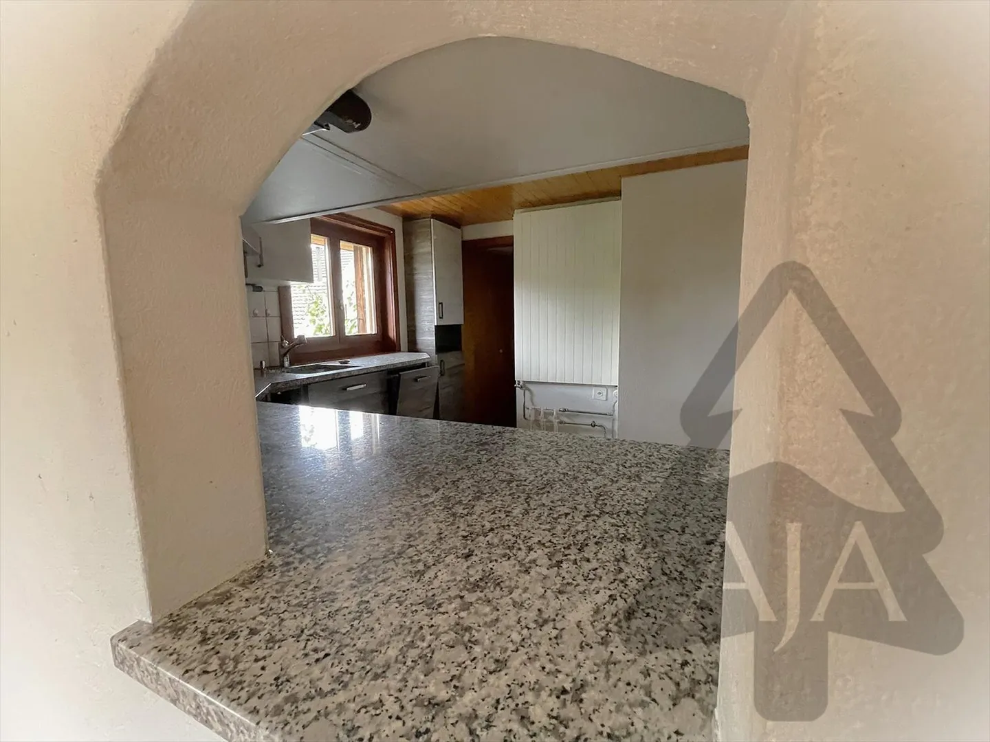 Couvet, bella casa unifamiliare con 4 appartamenti e giardini e terrazze nel centro-nord del villaggio - Foto 4 di 37