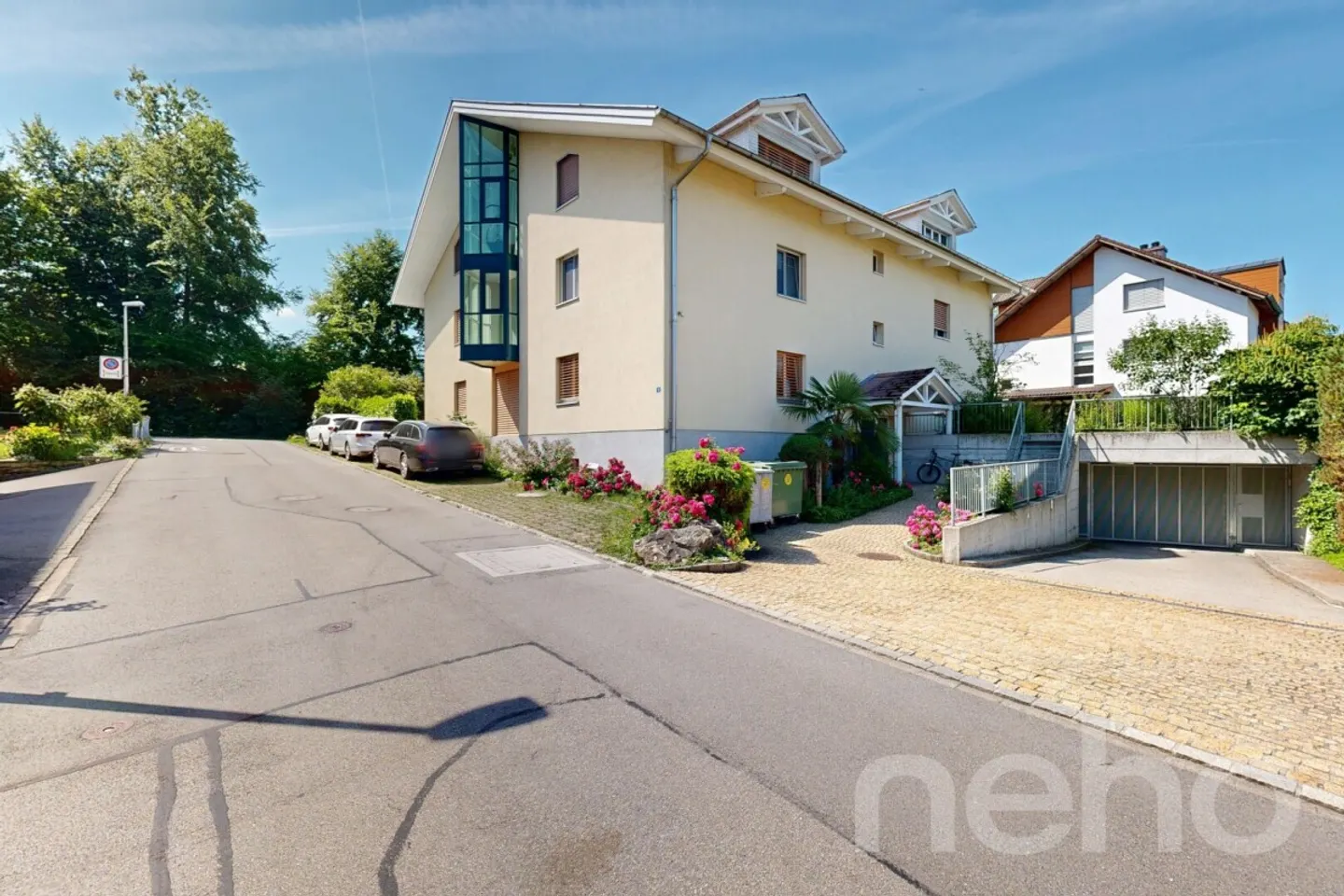 Geräumige Dachwohnung mit Balkon - Foto 2 von 12