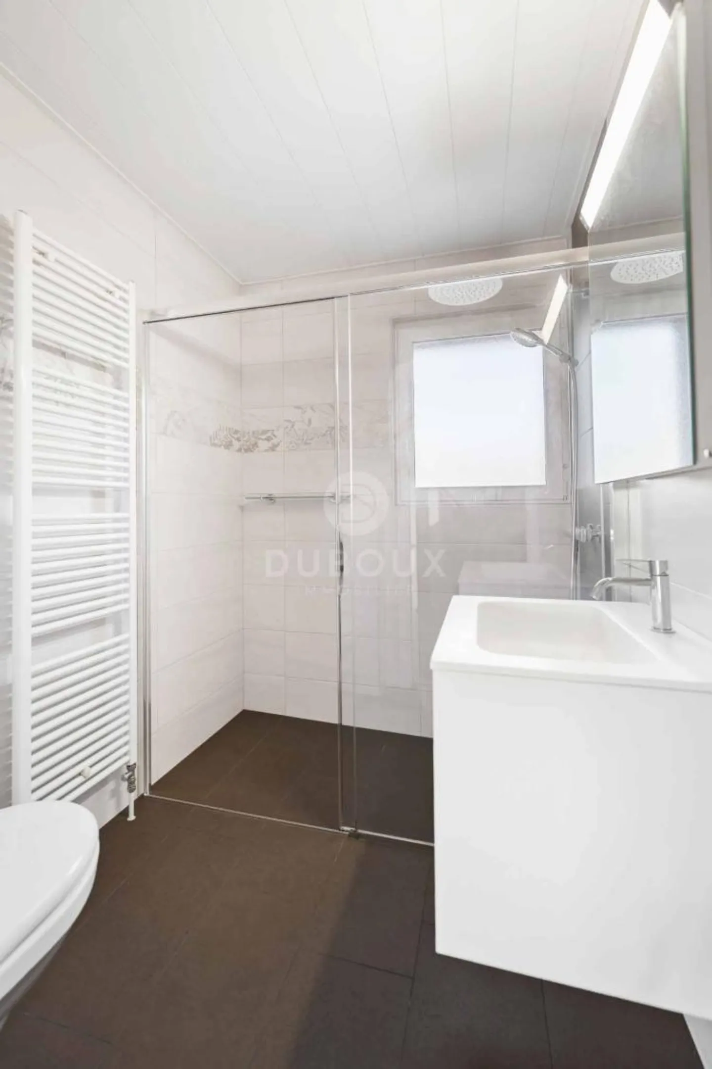 YVERDON-LES-BAINS - MAGNIFICA VILLA VICINO AL CENTRO CITTADINO - Foto 10 di 13