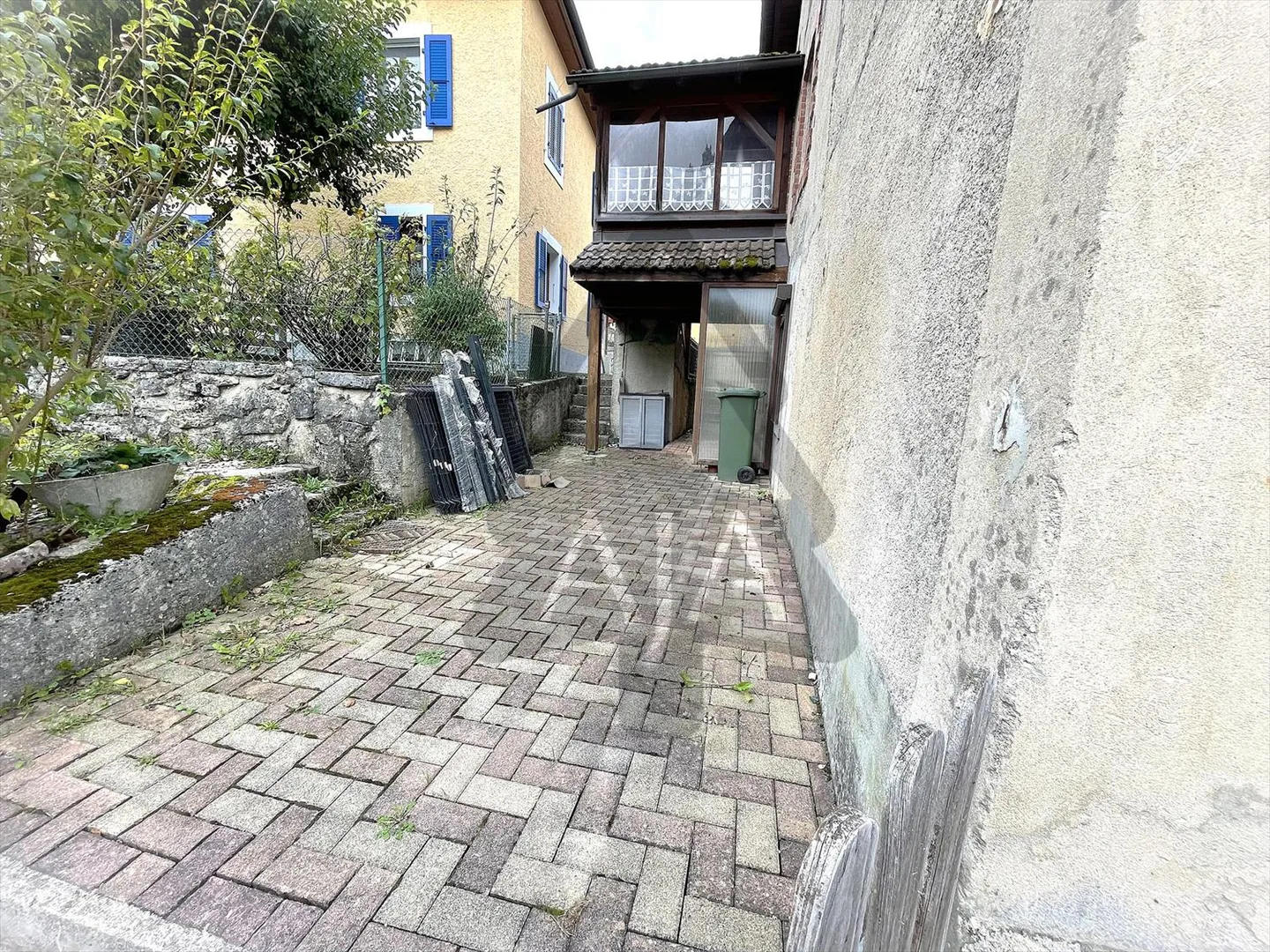 Couvet, bella casa unifamiliare con 4 appartamenti e giardini e terrazze nel centro-nord del villaggio - Foto 28 di 37