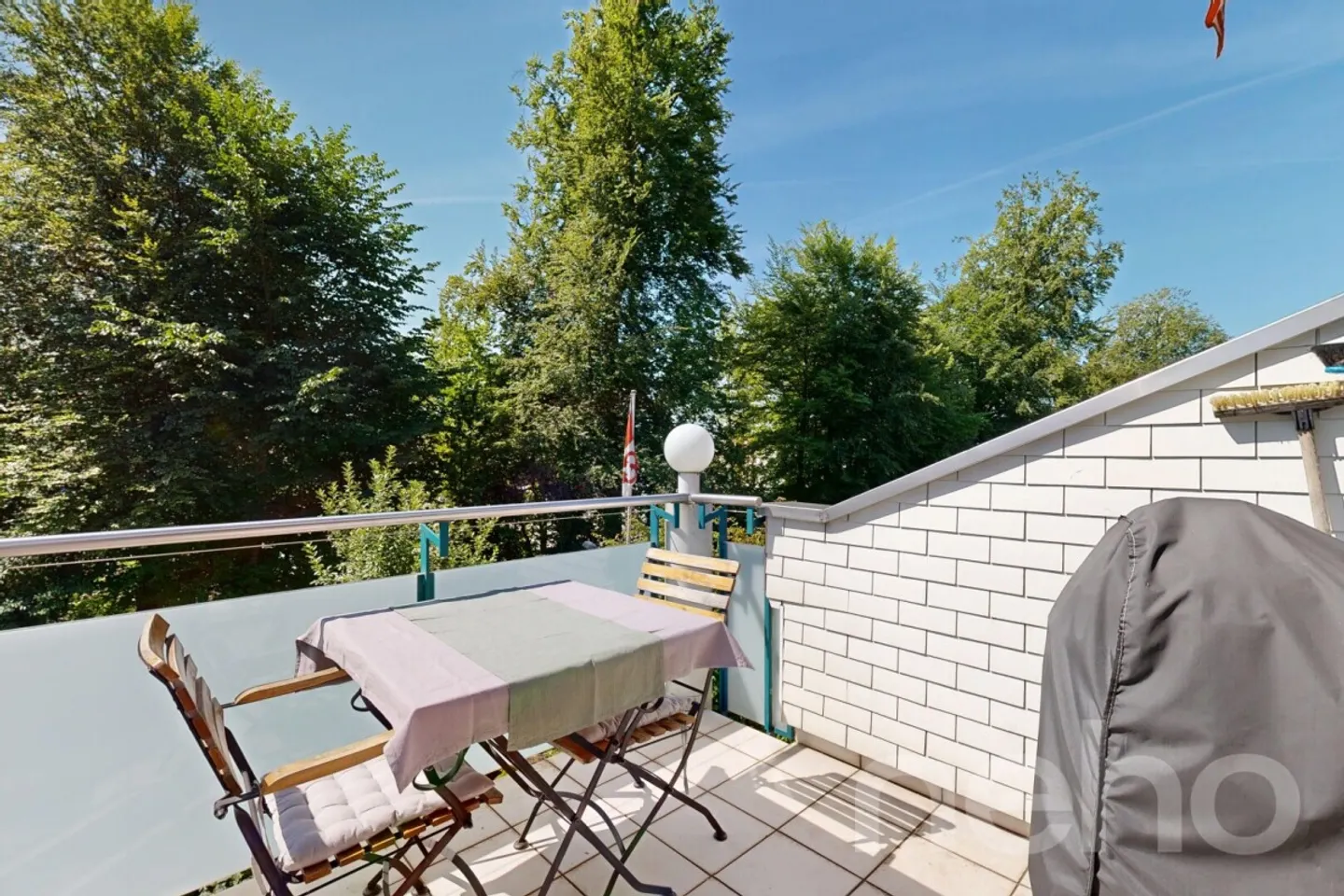 Geräumige Dachwohnung mit Balkon - Foto 1 von 12