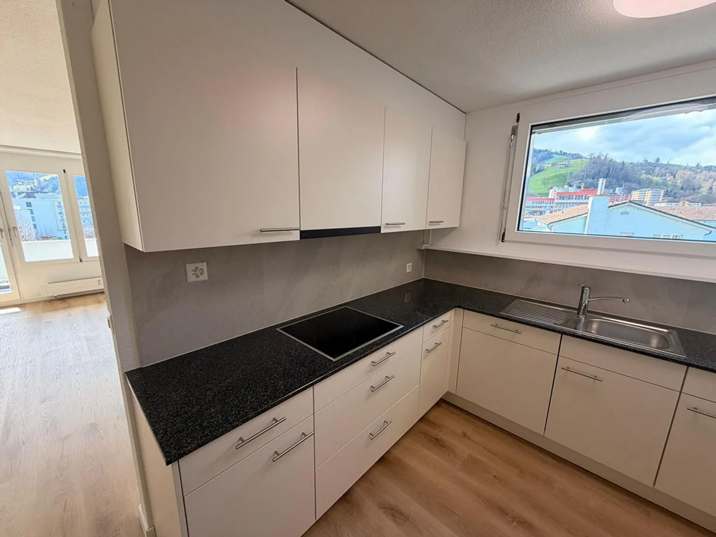 Appartement 5.5 pièces récemment rénové à Horw - Photo 12 sur 15