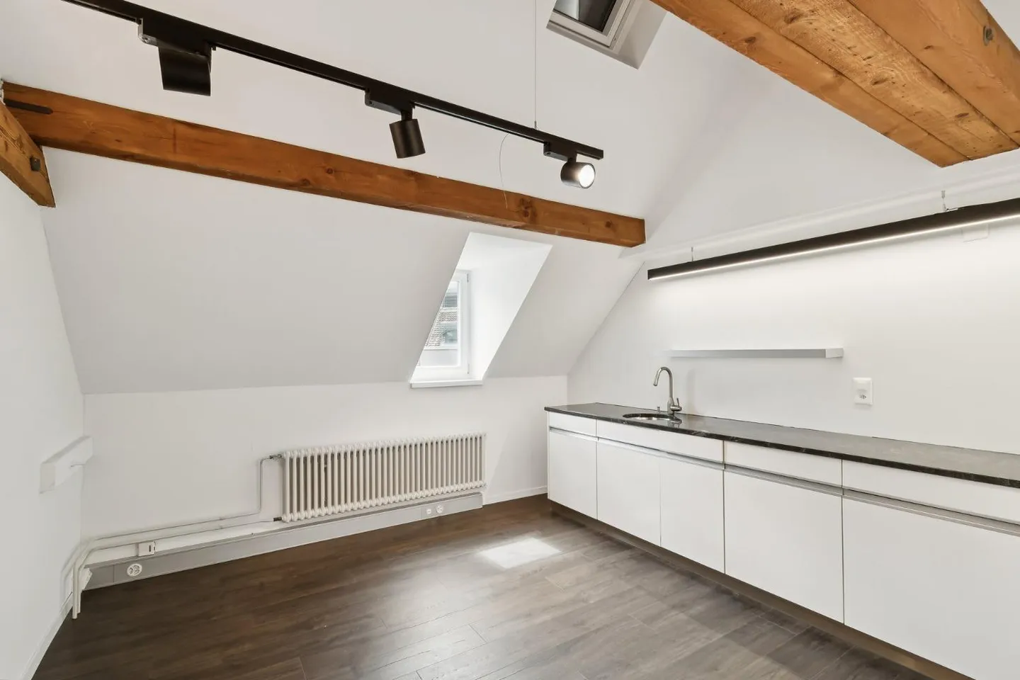 Attractive office space in a prime location in District 1 - near Zurich main station - Photo 2 of 5