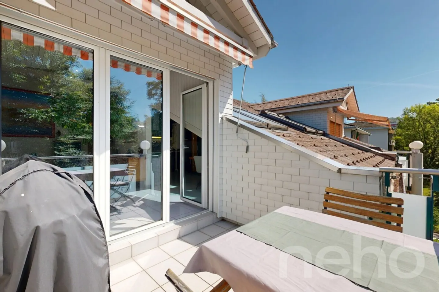 Geräumige Dachwohnung mit Balkon - Foto 10 von 12