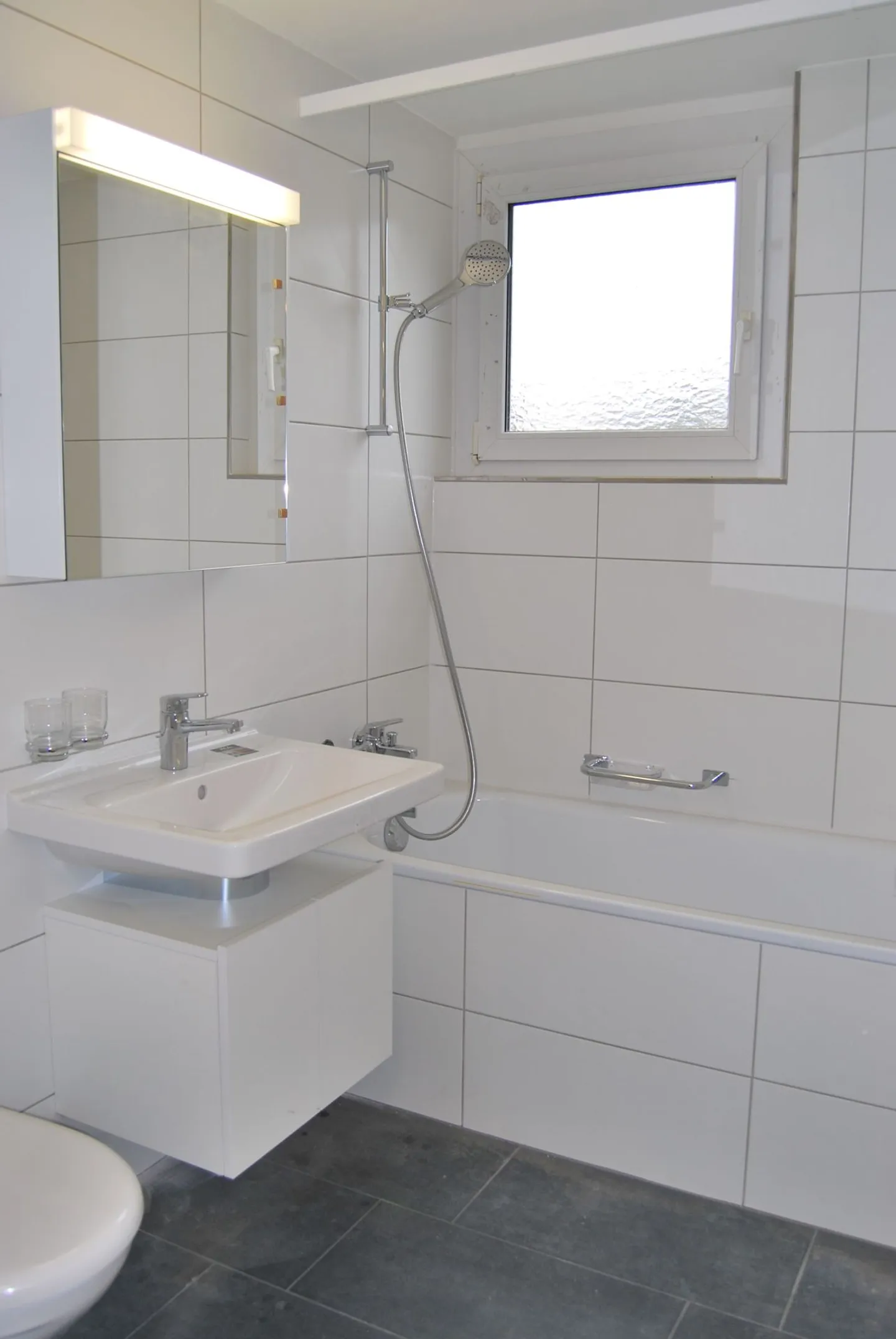 Appartamento elegante di 3.5 stanze in una posizione tranquilla con finiture di alta qualità - Foto 12 di 15