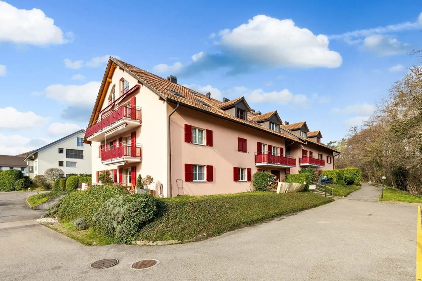 Moderne Architektur an der Waadtländer Küste - Foto 1 von 5