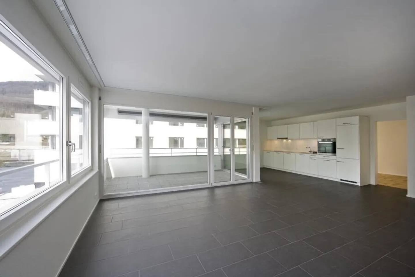 moderno e spazioso - Foto 3 di 7