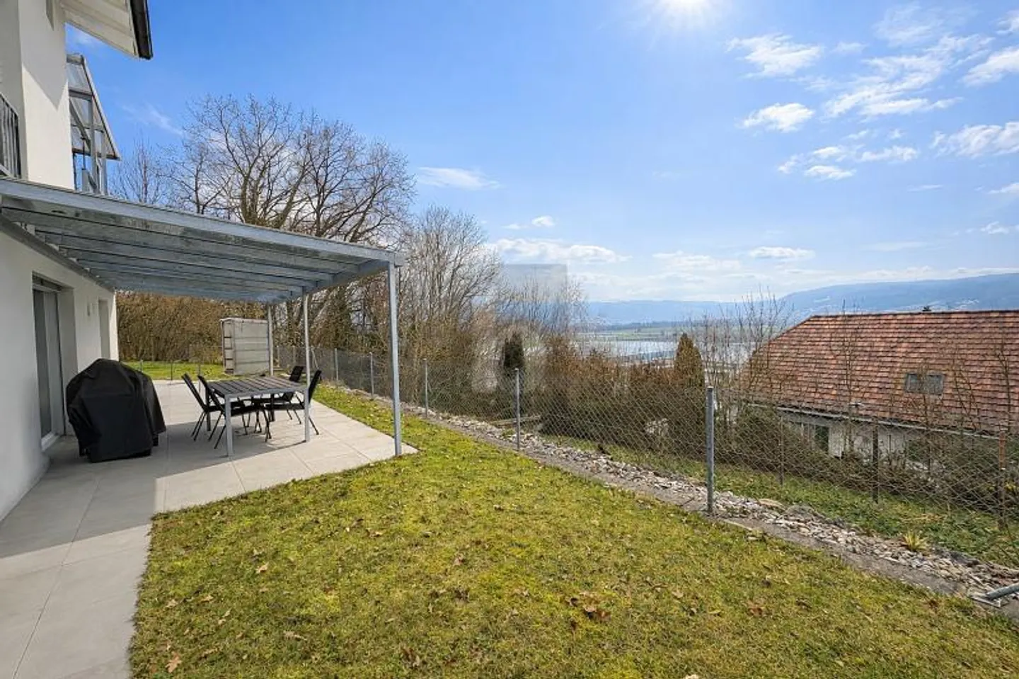 UNIQUE, WITH SPACIOUS TERRACE AND GARDEN - Photo 1 of 6