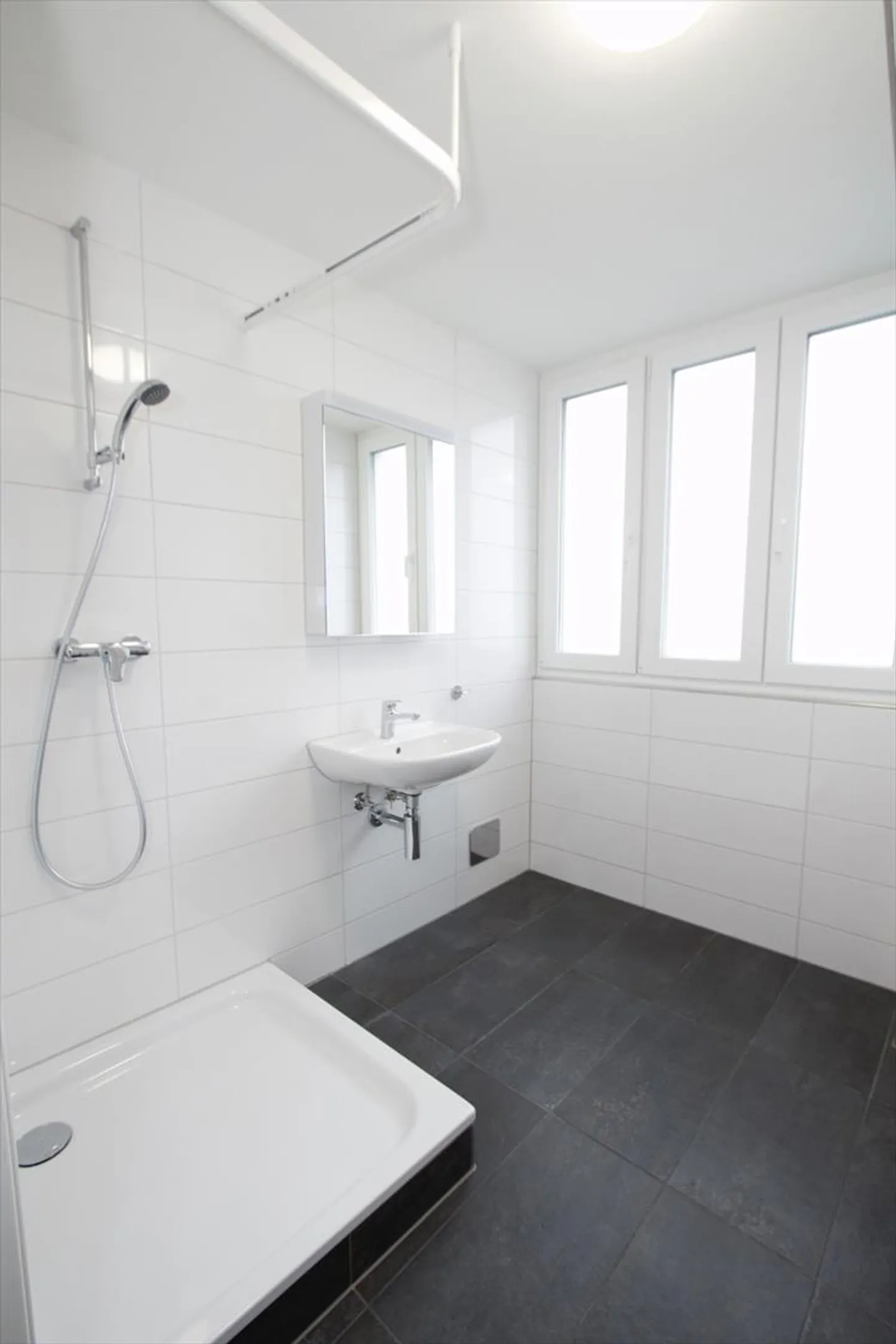 Apartment for rent - Photo 3 of 4