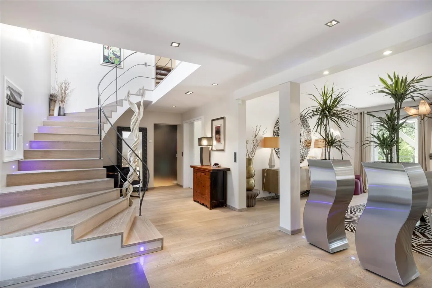 15 min from downtown Lausanne: In absolute calm, master house of 450 m² - Photo 7 of 13