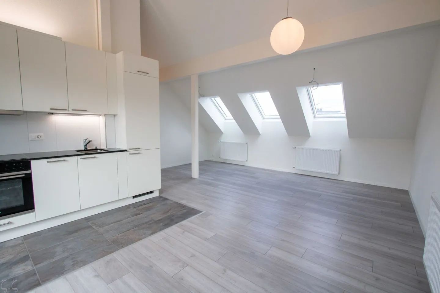 Apartment for rent - Photo 4 of 4