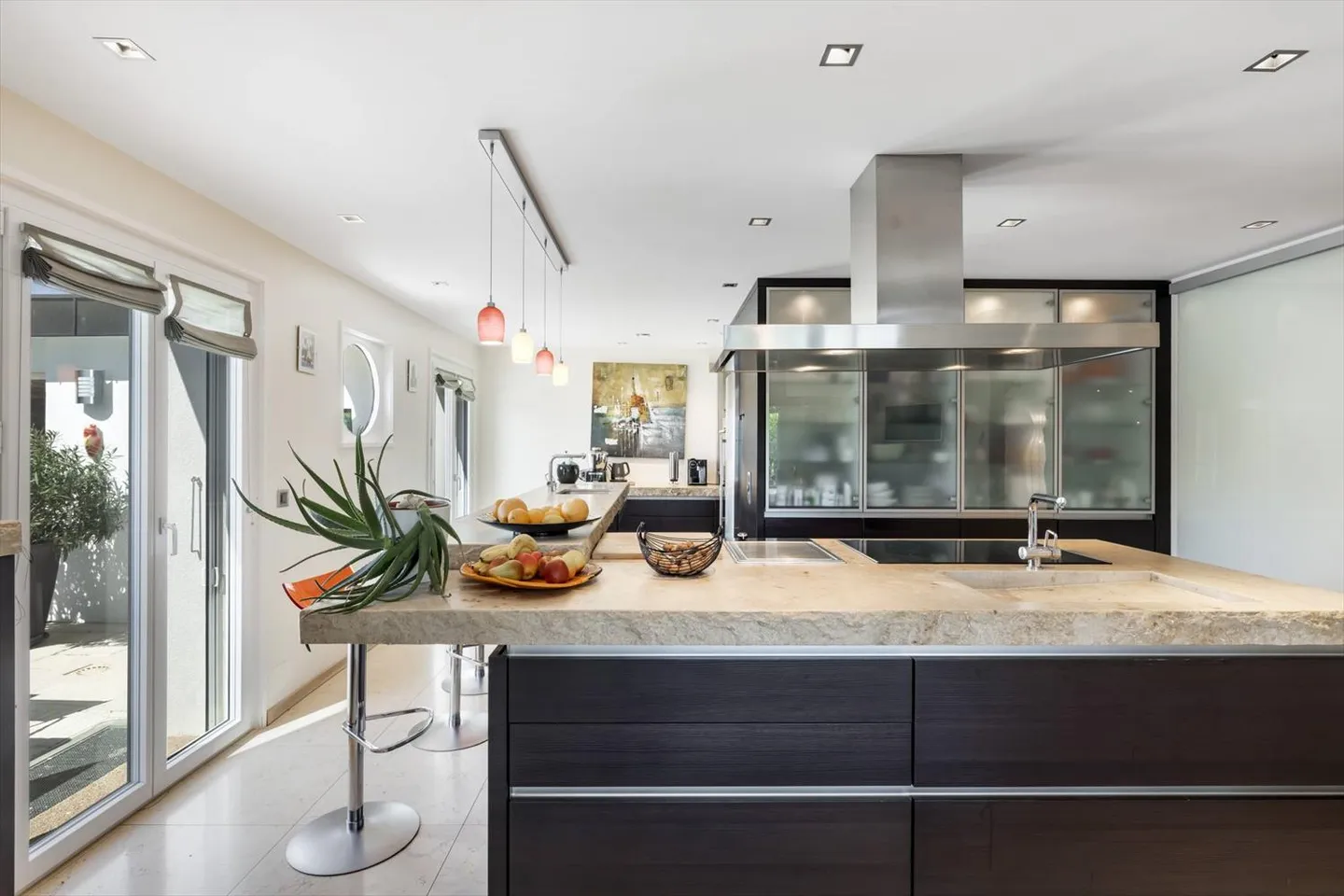 15 min from downtown Lausanne: In absolute calm, master house of 450 m² - Photo 5 of 13