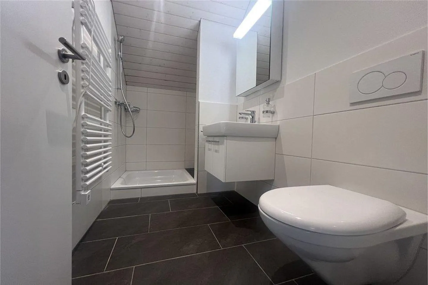 Moderna casa a schiera d'angolo in ottime condizioni - Foto 11 di 12