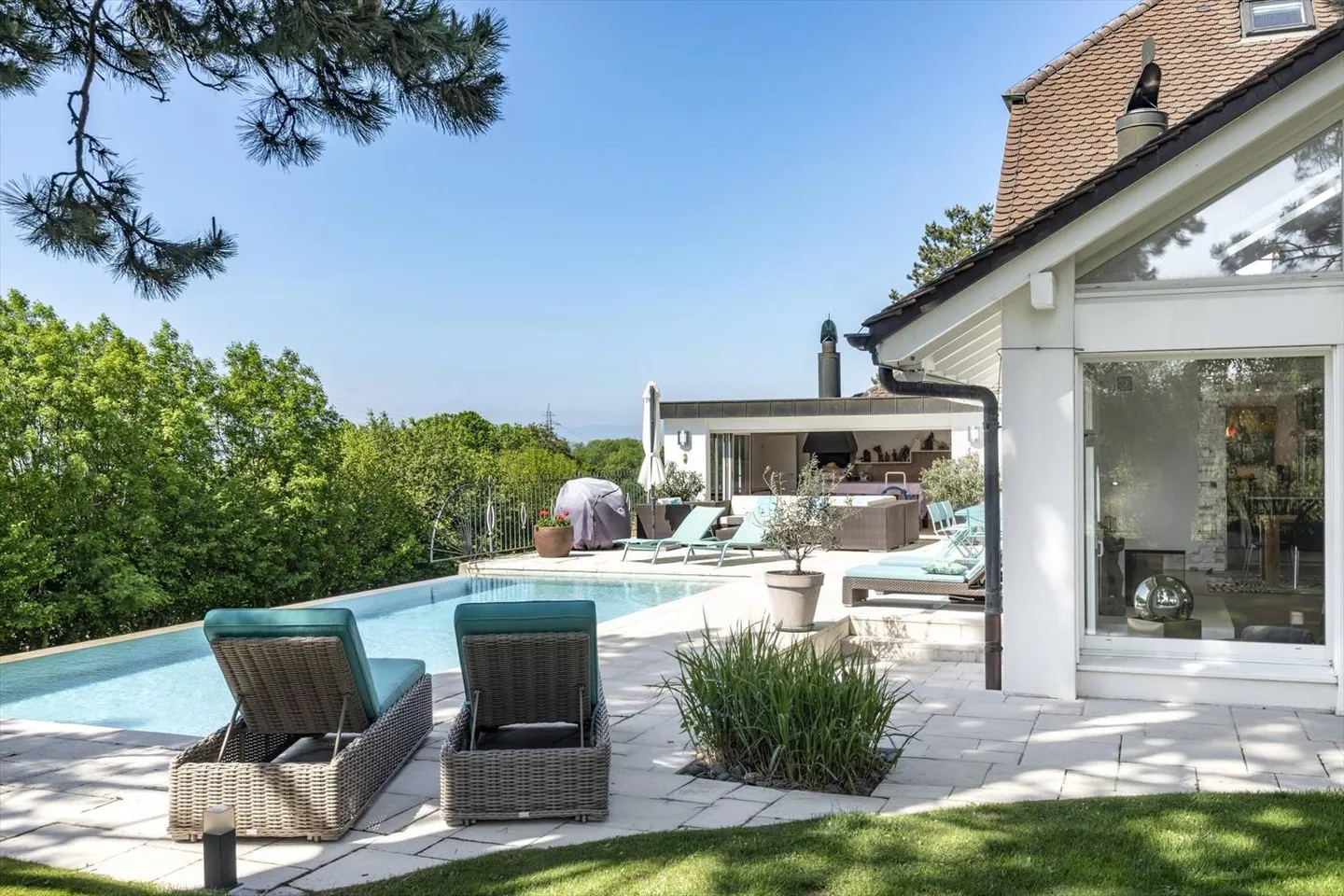 15 min from downtown Lausanne: In absolute calm, master house of 450 m² - Photo 11 of 13