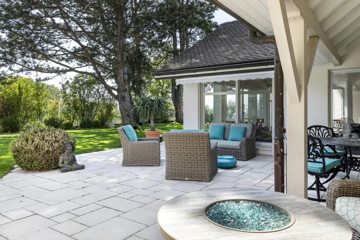 15 min from downtown Lausanne: In absolute calm, master house of 450 m² - Photo 12 of 13