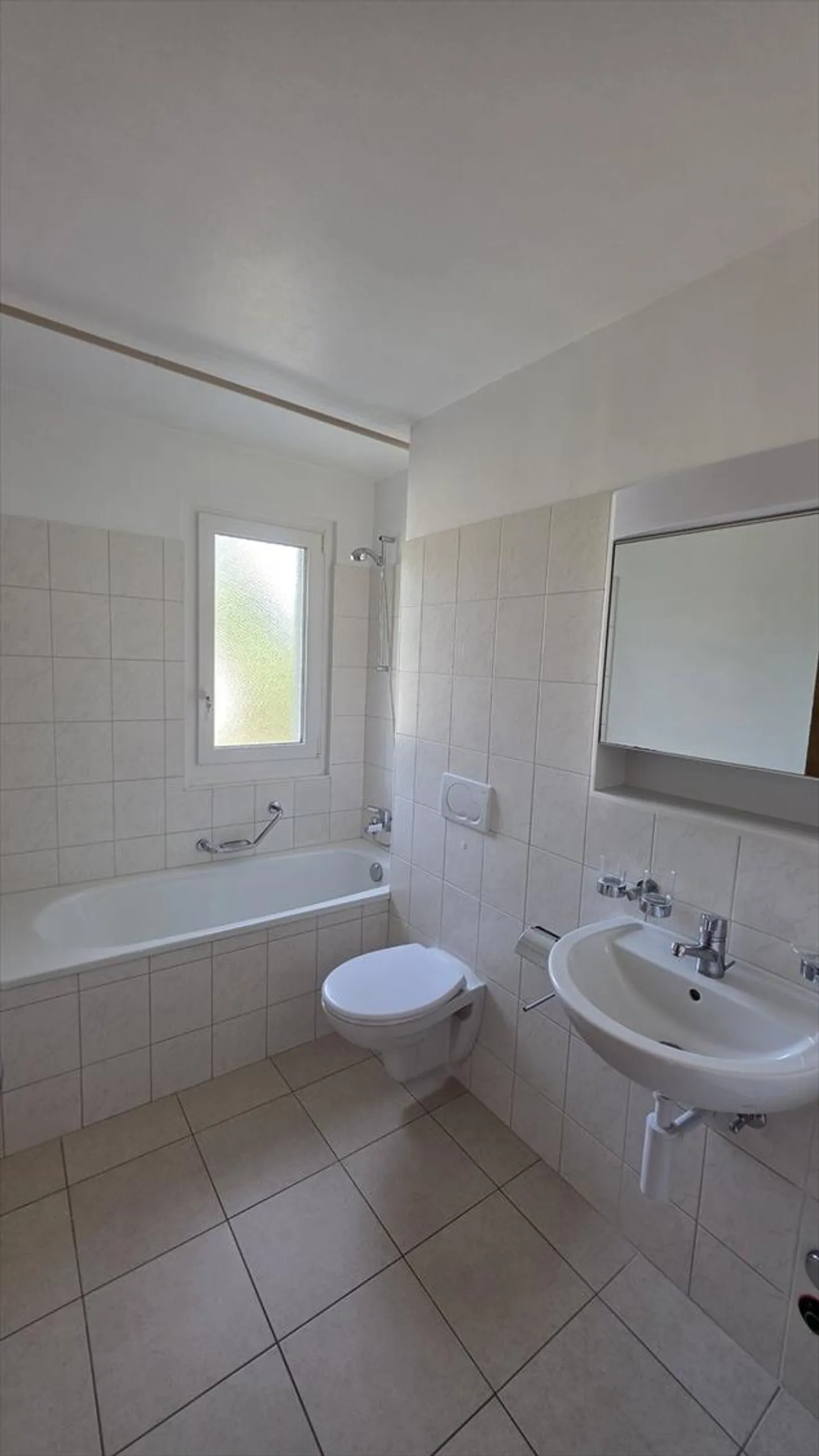 3 PIECES CALME AVEC BALCON ET CUISINE AGENCEE - Photo 3 of 5