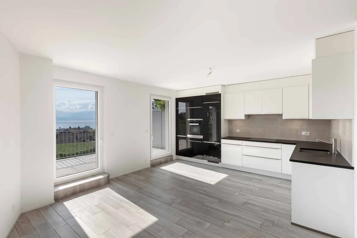 Duplex Apartment with Lake View - Photo 1 of 6
