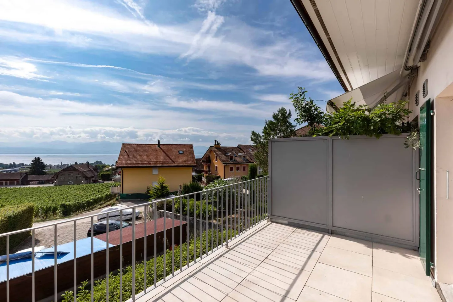 Duplex Apartment with Lake View - Photo 6 of 6