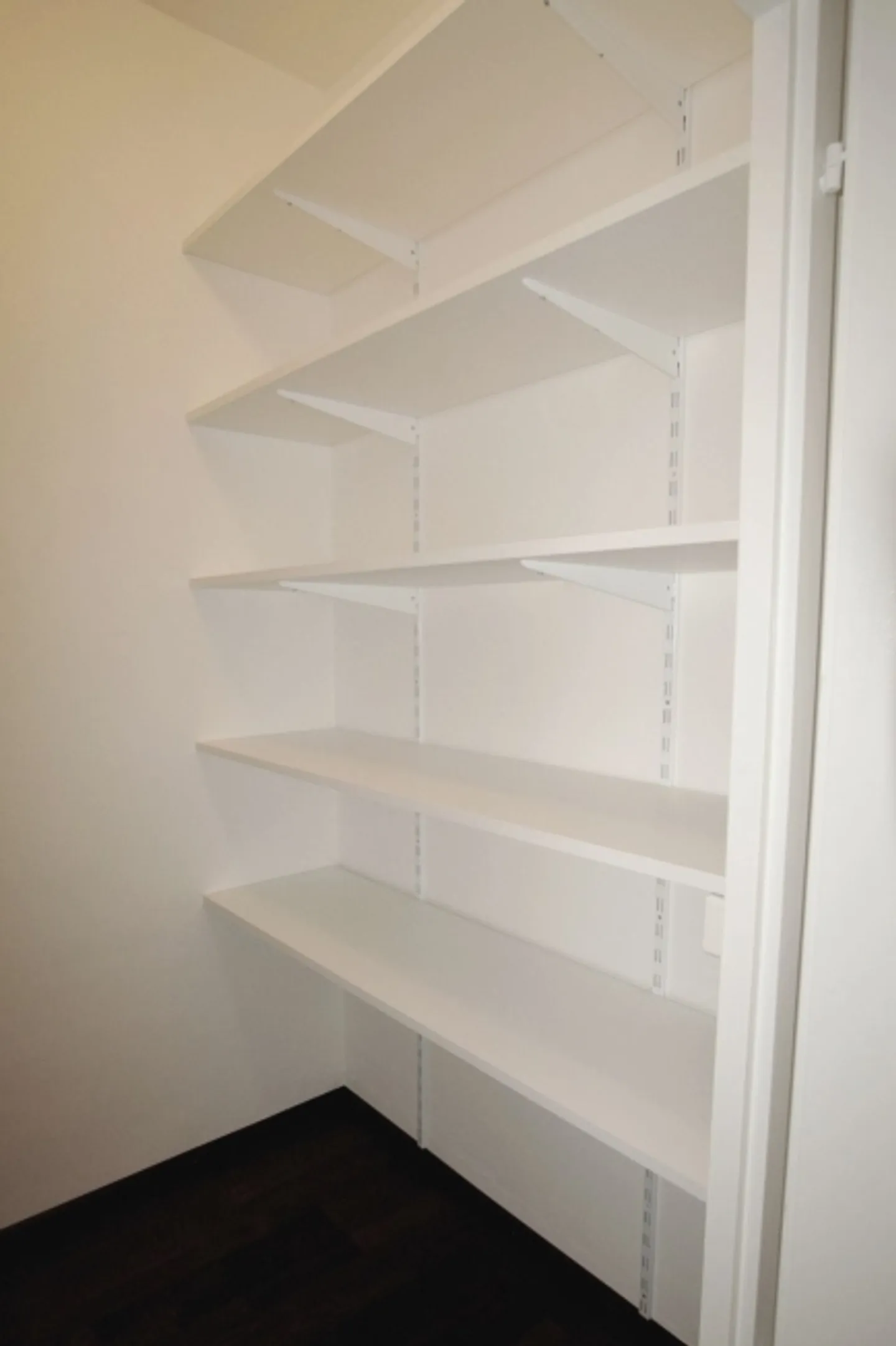 Il tuo allenamento da sogno in mansarda nel miglior quartiere di Basilea! - Foto 7 di 9