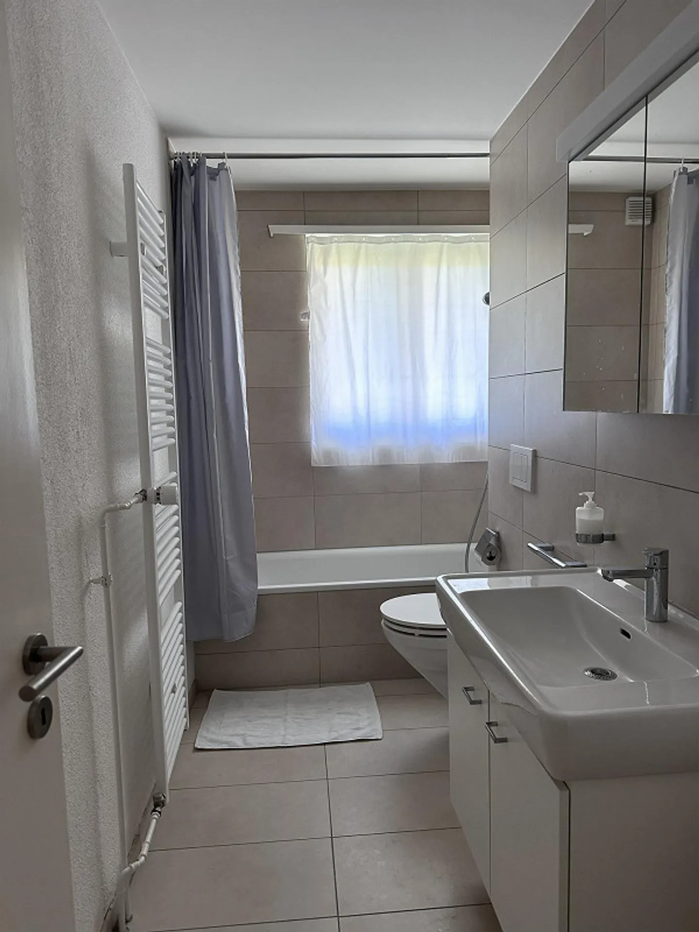 Vivere soleggiato con vista lago, a pochi passi dal lago - Foto 6 di 8