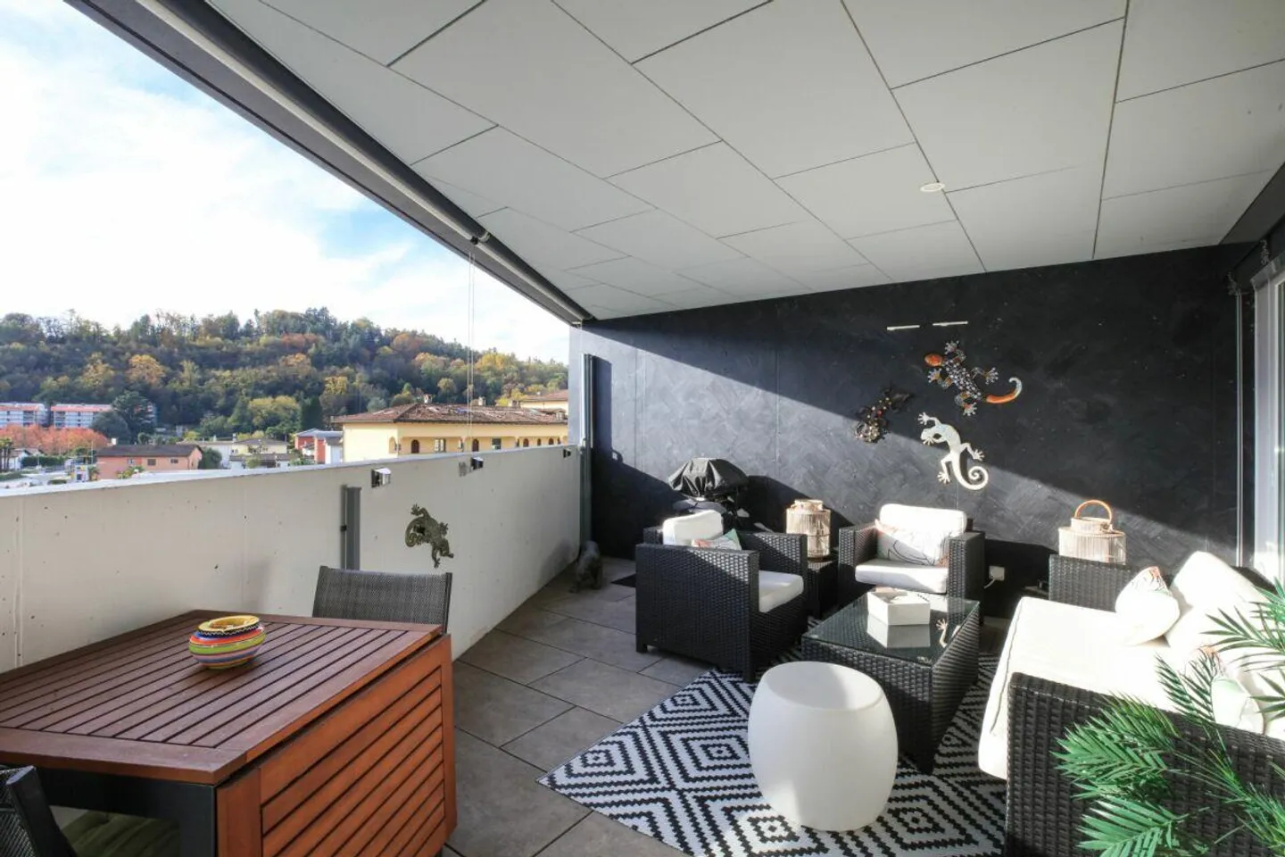 LOSONE - Moderno appartamento all'ultimo piano - Foto 1 di 11