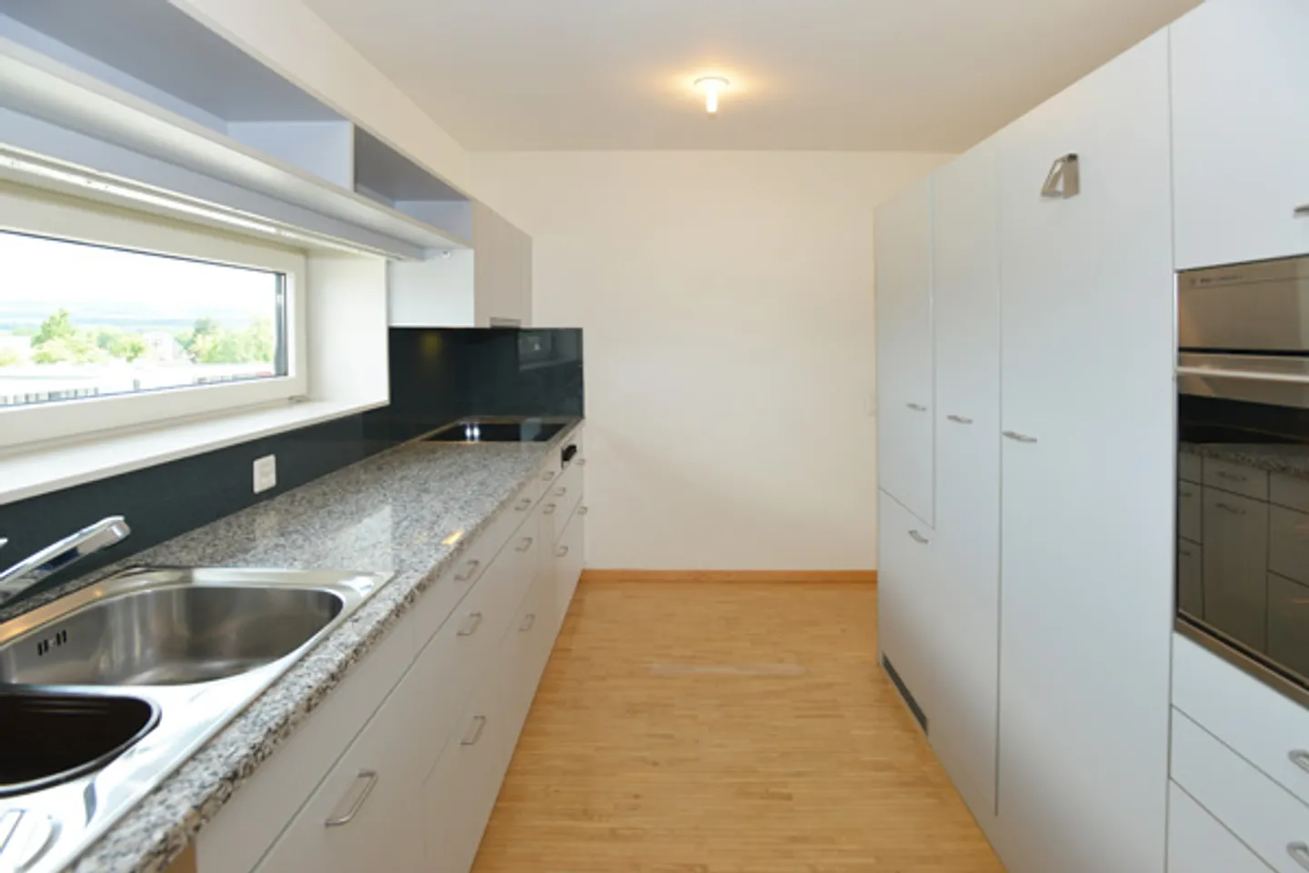 Living in the City Center - RENTING WITHOUT DEPOSIT - Photo 1 of 7