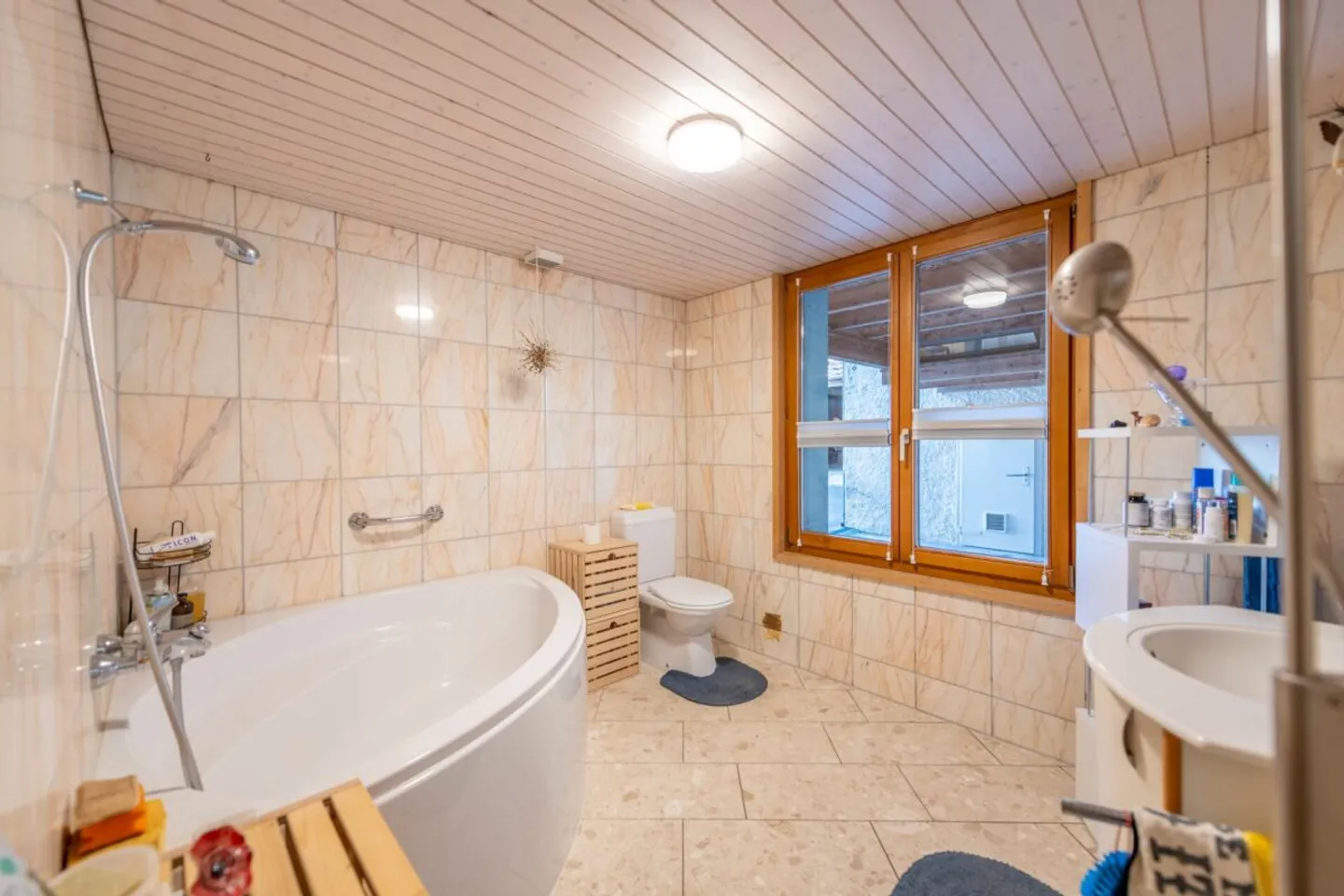 Investment with Style - Fully Rented Multi-Family House with 4.95% Yield - Photo 7 of 22