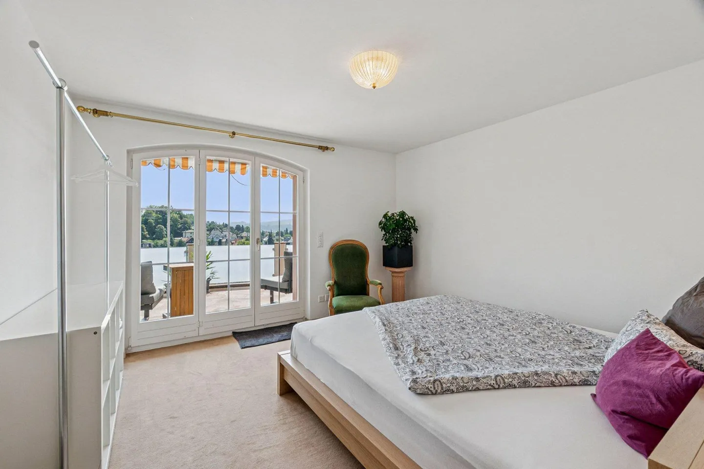 Exklusive Villa mit Stadtblick - Foto 3 von 4