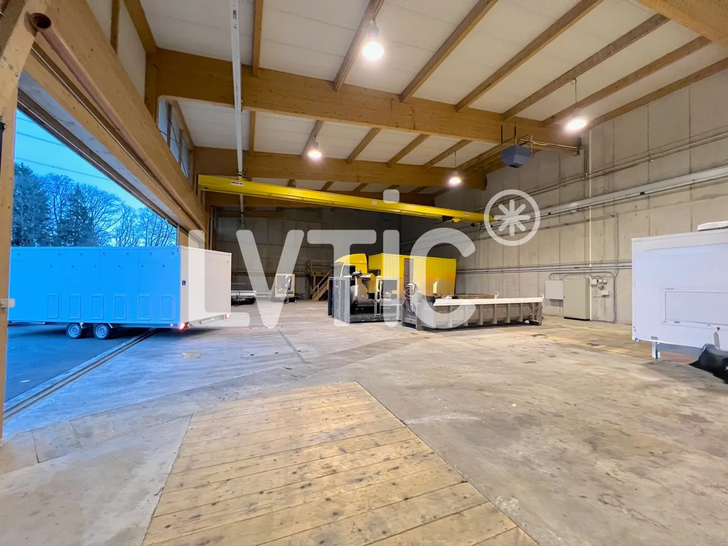 Atelier, dépôt de 1000 m2 à louer proche de Châtel-Saint-Denis - Photo 1 sur 6