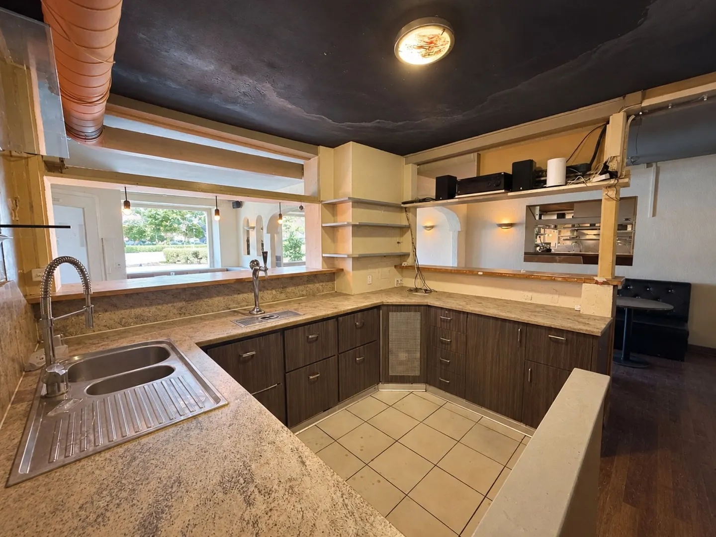 Renovation-Required Residential/Commercial Building in the Heart of Olten - Photo 5 of 17