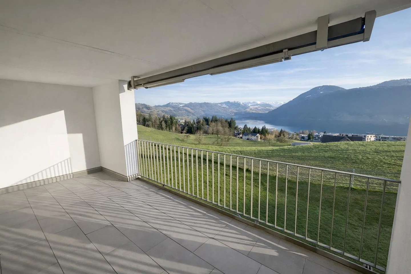 Modernes Apartment mit Seeblick - Foto 10 von 13