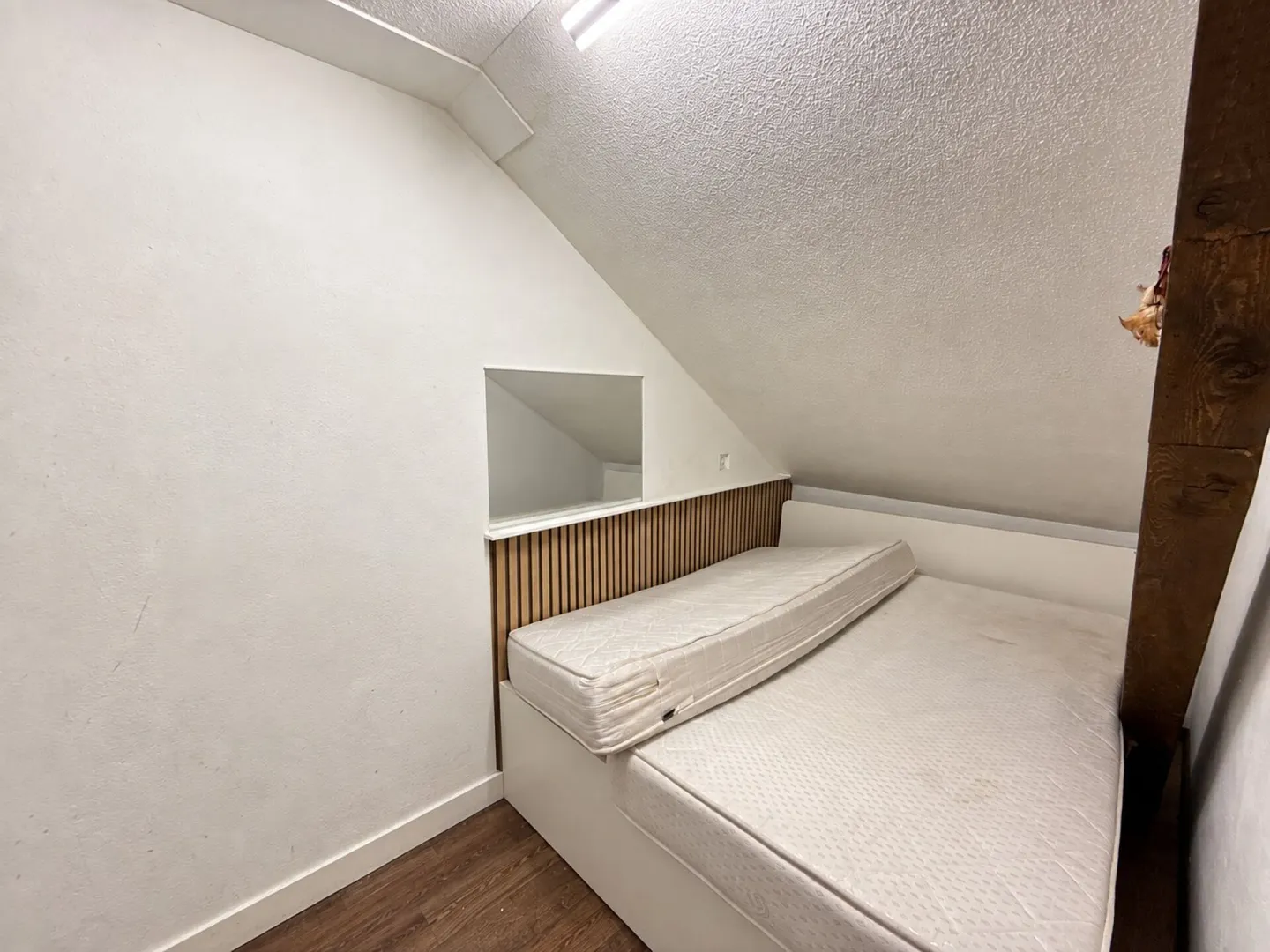 Renovation-Required Residential/Commercial Building in the Heart of Olten - Photo 14 of 17