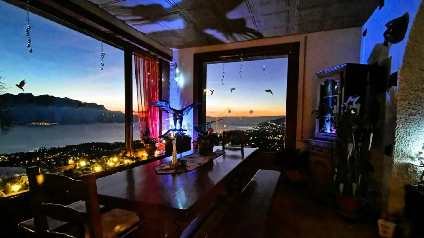 Charmantes Haus mit Seeblick - Foto 1 von 15