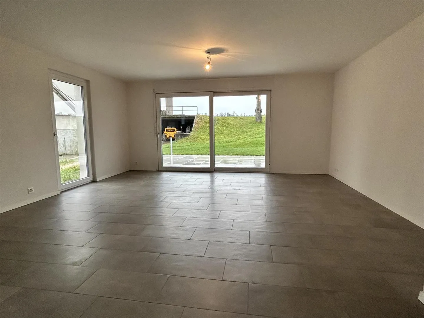 Apartment for rent - Photo 4 of 9