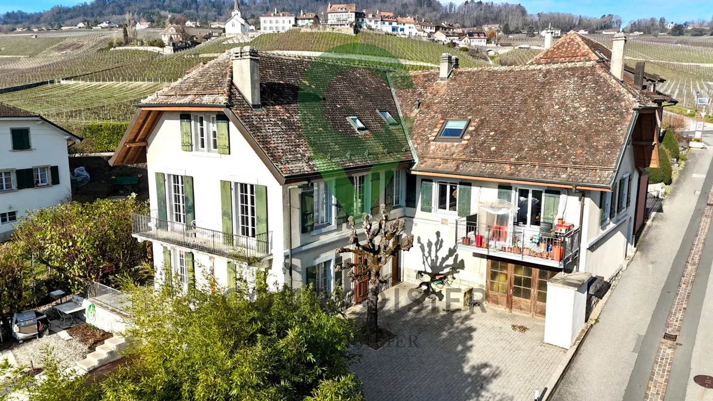 Edificio di 4 appartamenti a Fechy - Foto 3 di 12
