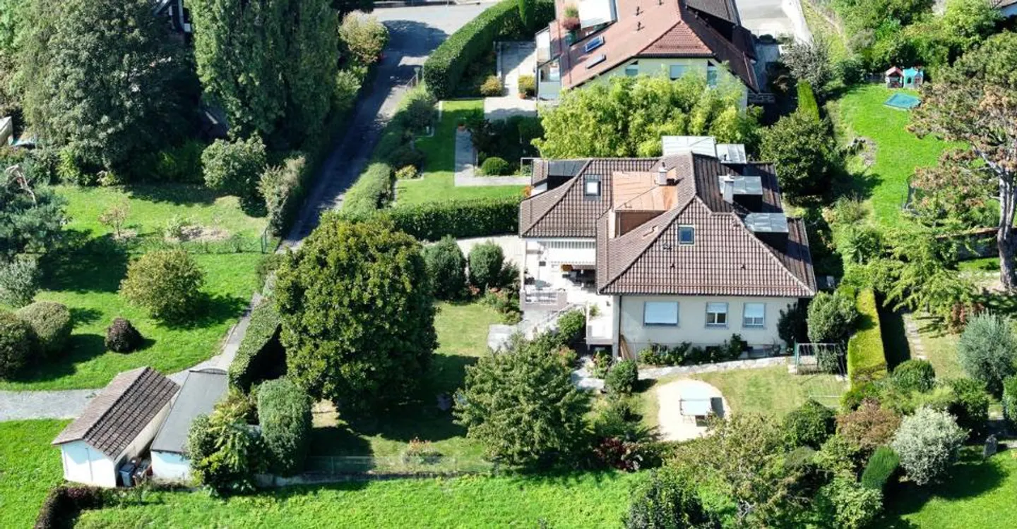 Indirizzo eccezionale per questa villa indipendente nel centro di Pully - Foto 2 di 8