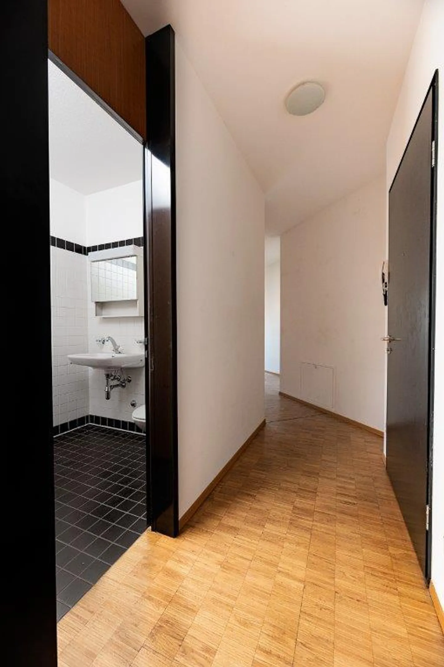 2,5 pièces dans une zone stratégique - Photo 5 sur 6