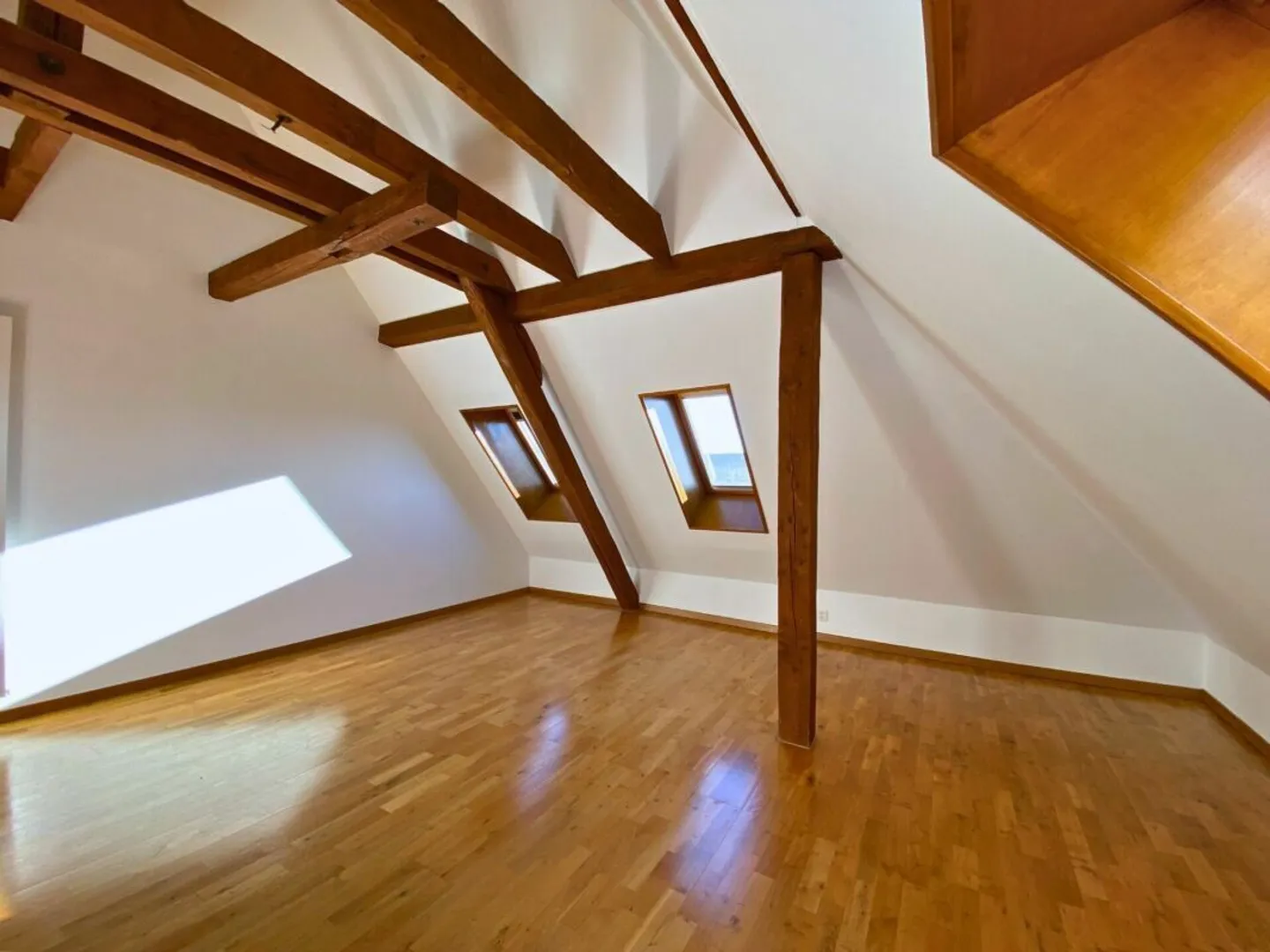 Eccezionale maisonette all'ultimo piano di 3,5 stanze con 121 m² di superficie abitabile - Foto 11 di 14