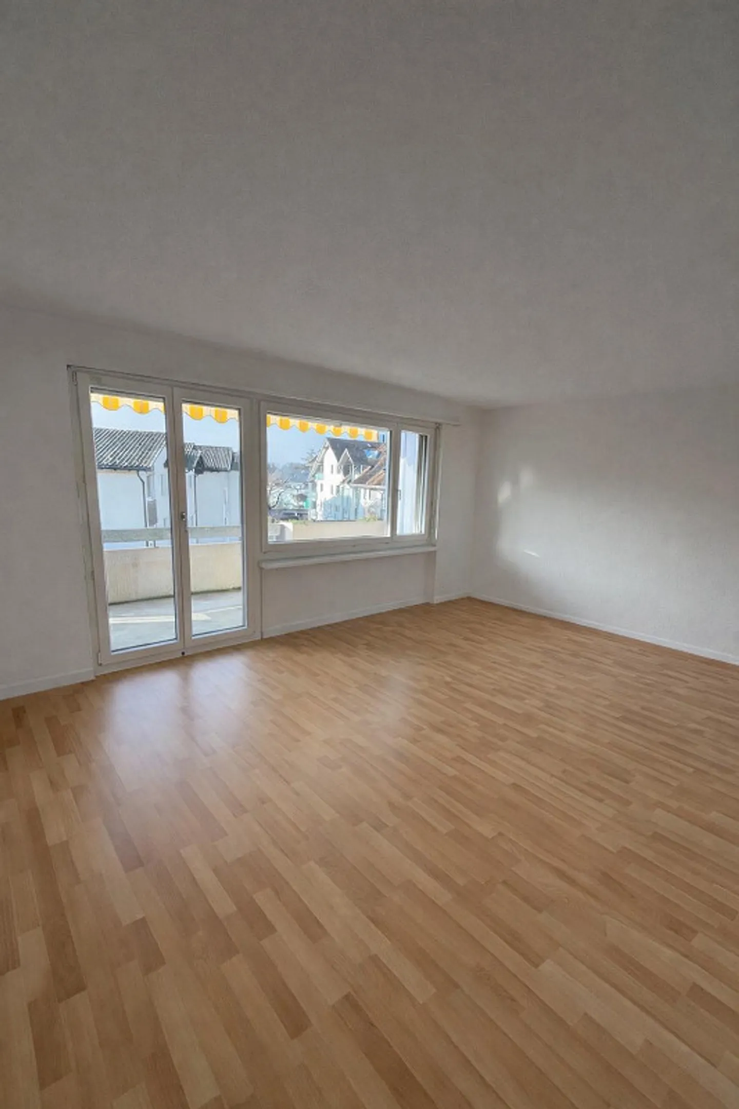 Modern 2.5-room apartment with new bathroom & new kitchen and balcony - Photo 8 of 11